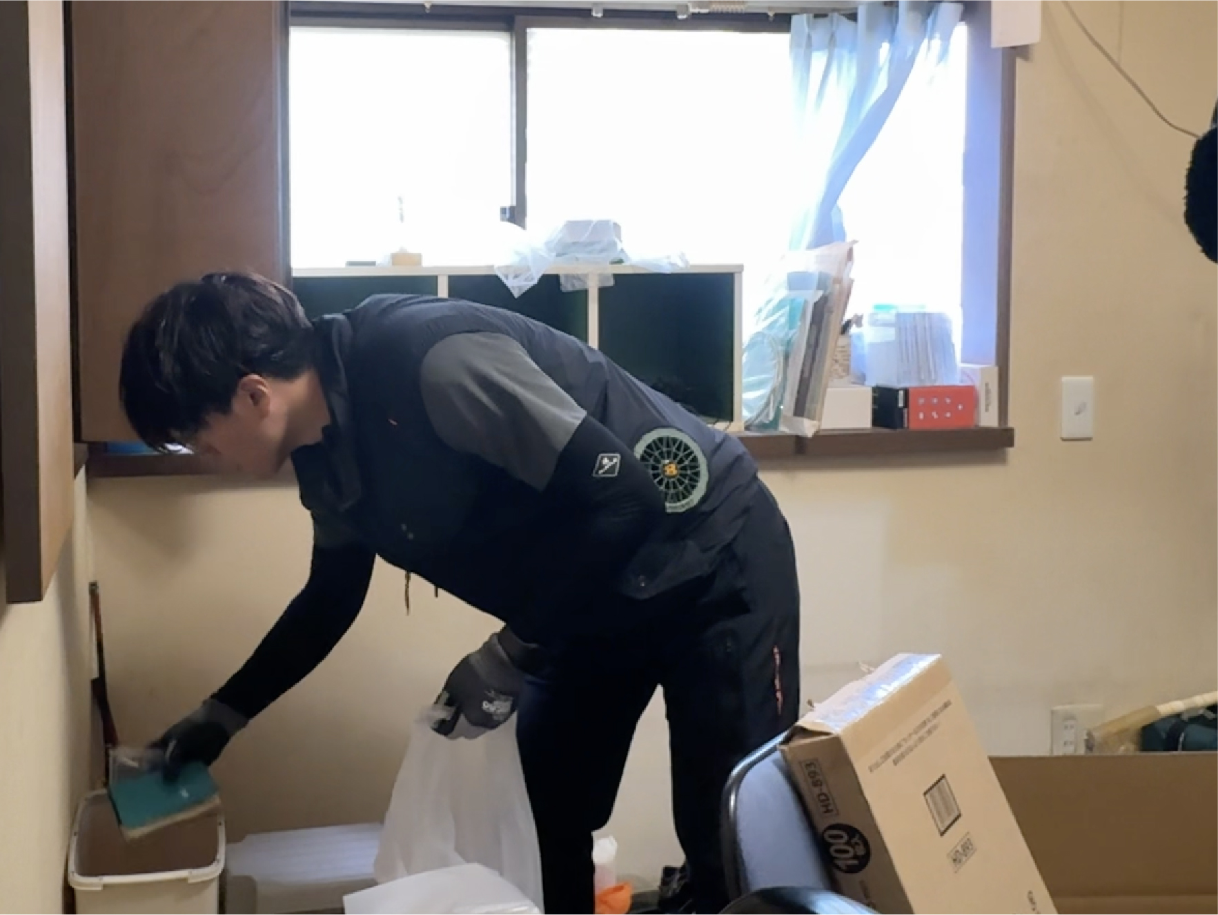 仕分け作業の様子